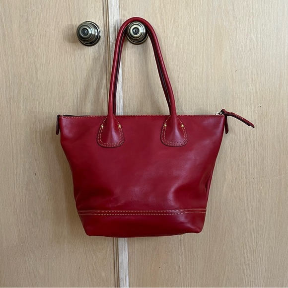 Like NEW DOONEY & BOURKE Lipstick Red Florentine Tulip Shopper Bag - Picture 3 of 14